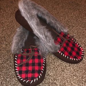 Dearfoams slippers moccasins - never been worn